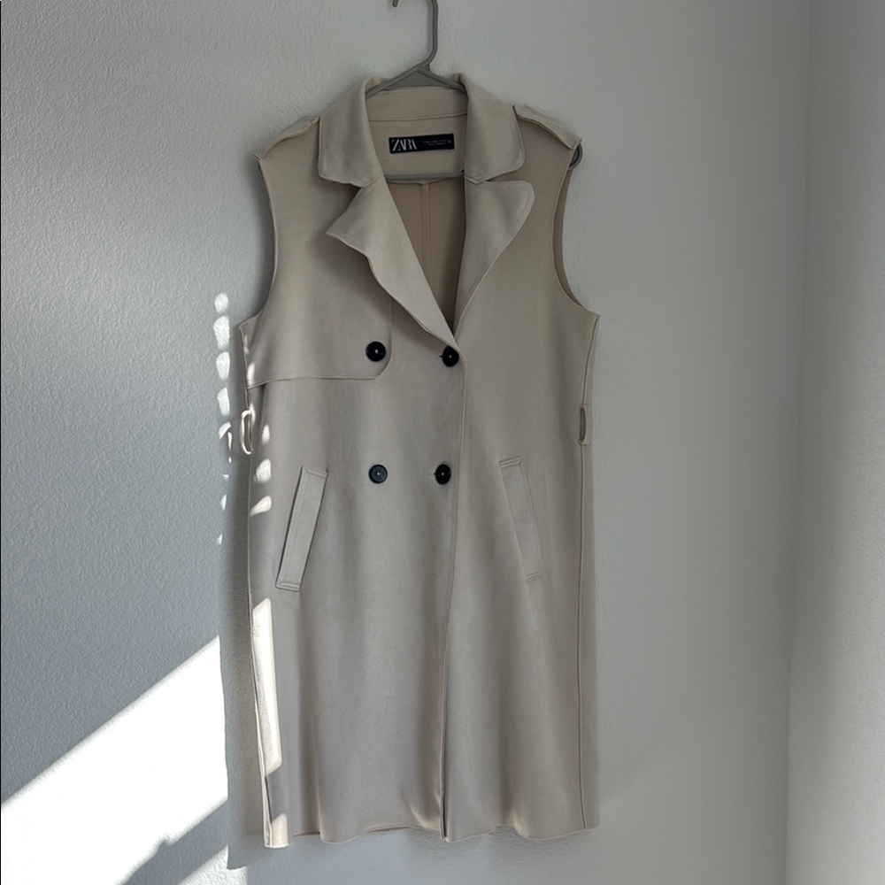 Zara Cream Sleeveless Vest with Classic Lapel
